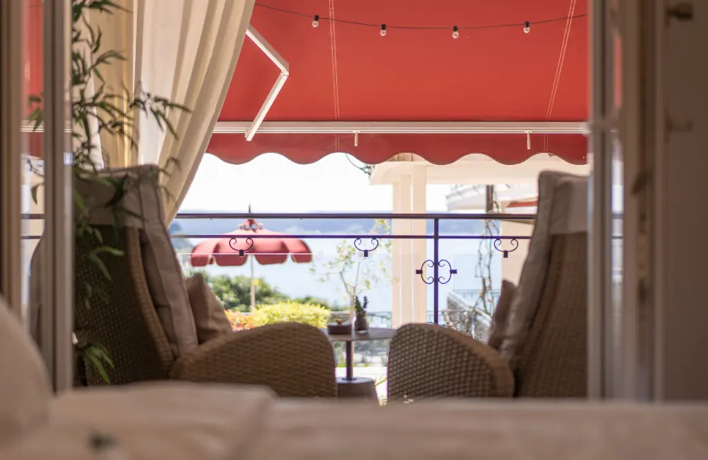 tara deluxe suite room in villa bellevue portoroz with sea view