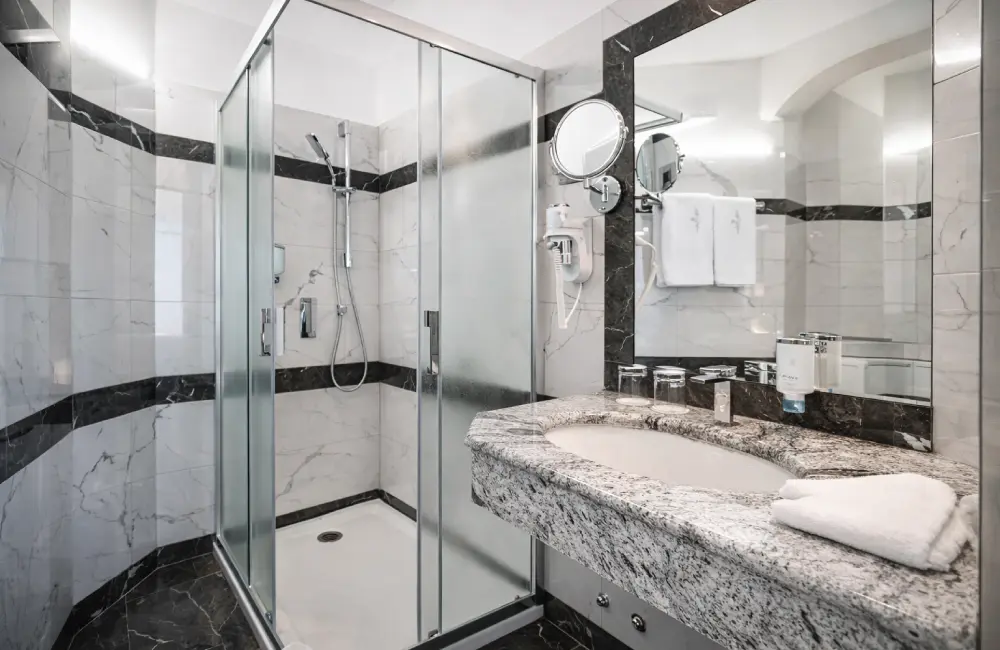 Superior room with bathtub in the room, Villa Bellevue Portorož