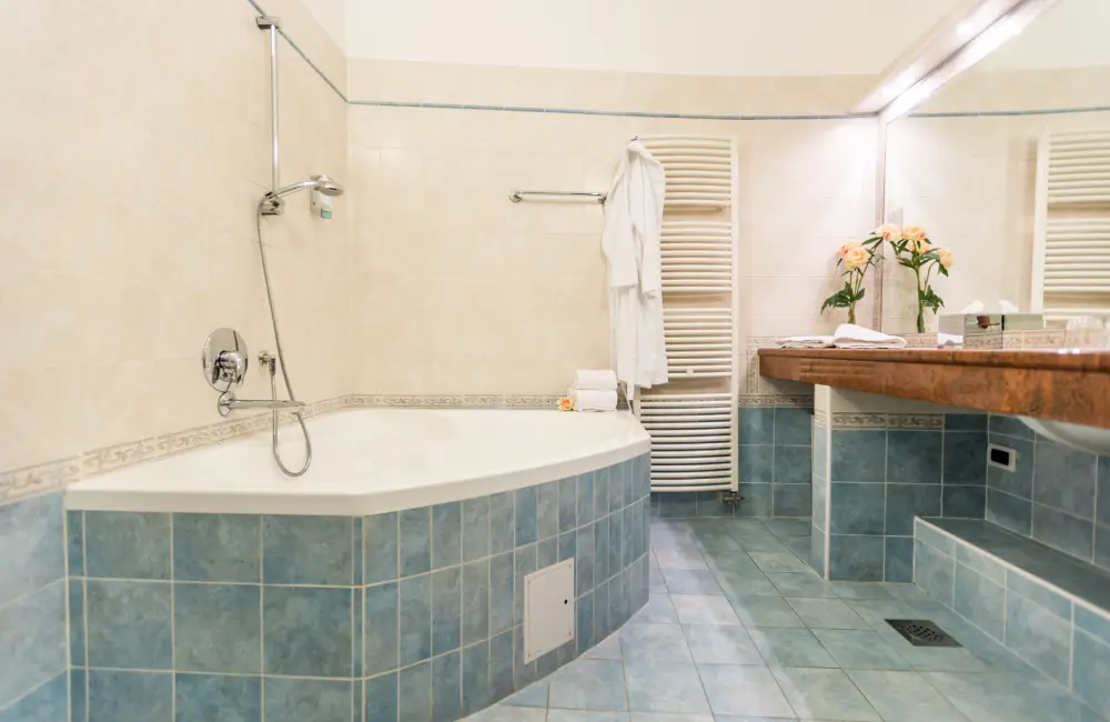 Bathtub in Mozart apartment bathroom, Villa Bellevue Portorož